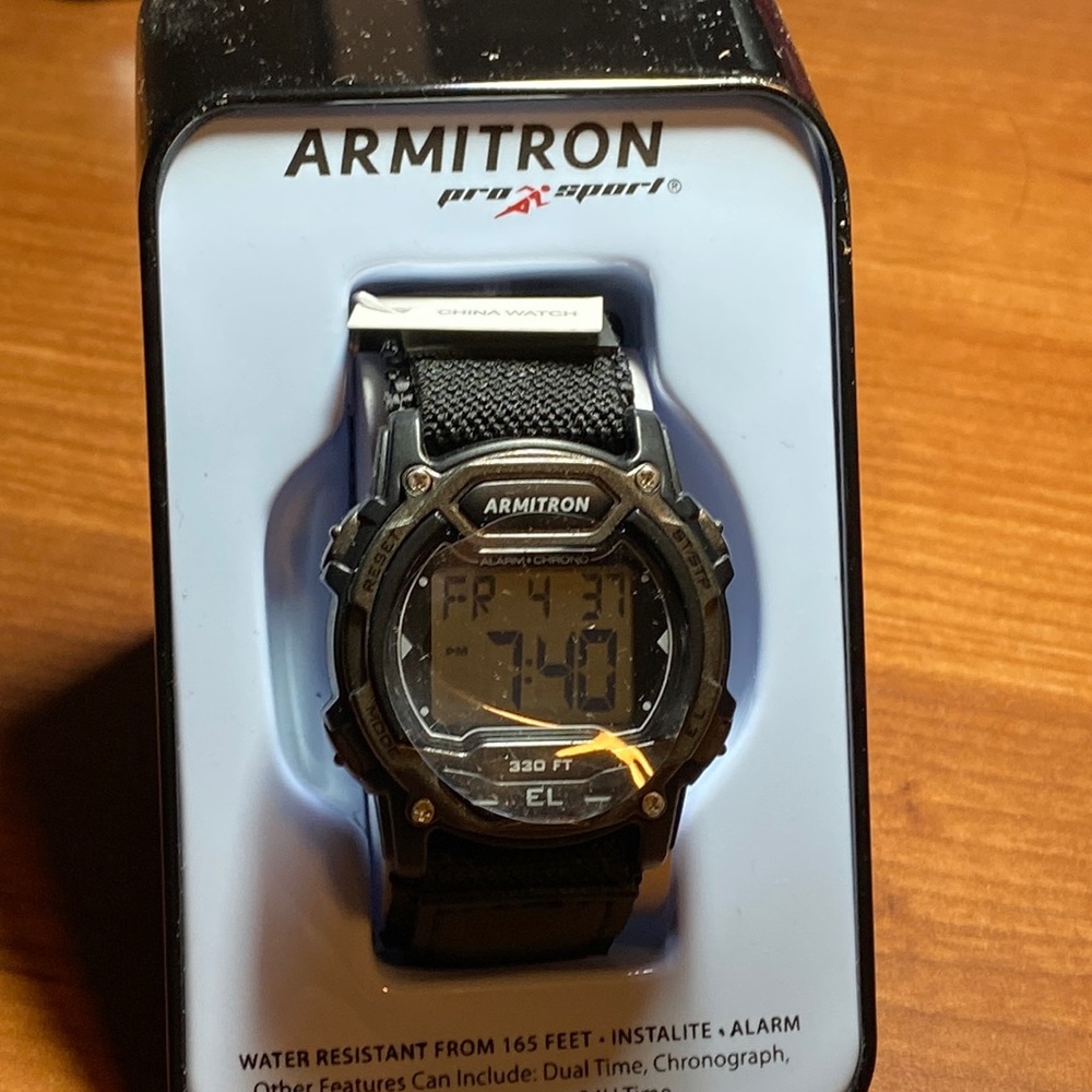 ❤️❤️❤️$3❤️❤️❤️ARMITRON waterproof watch